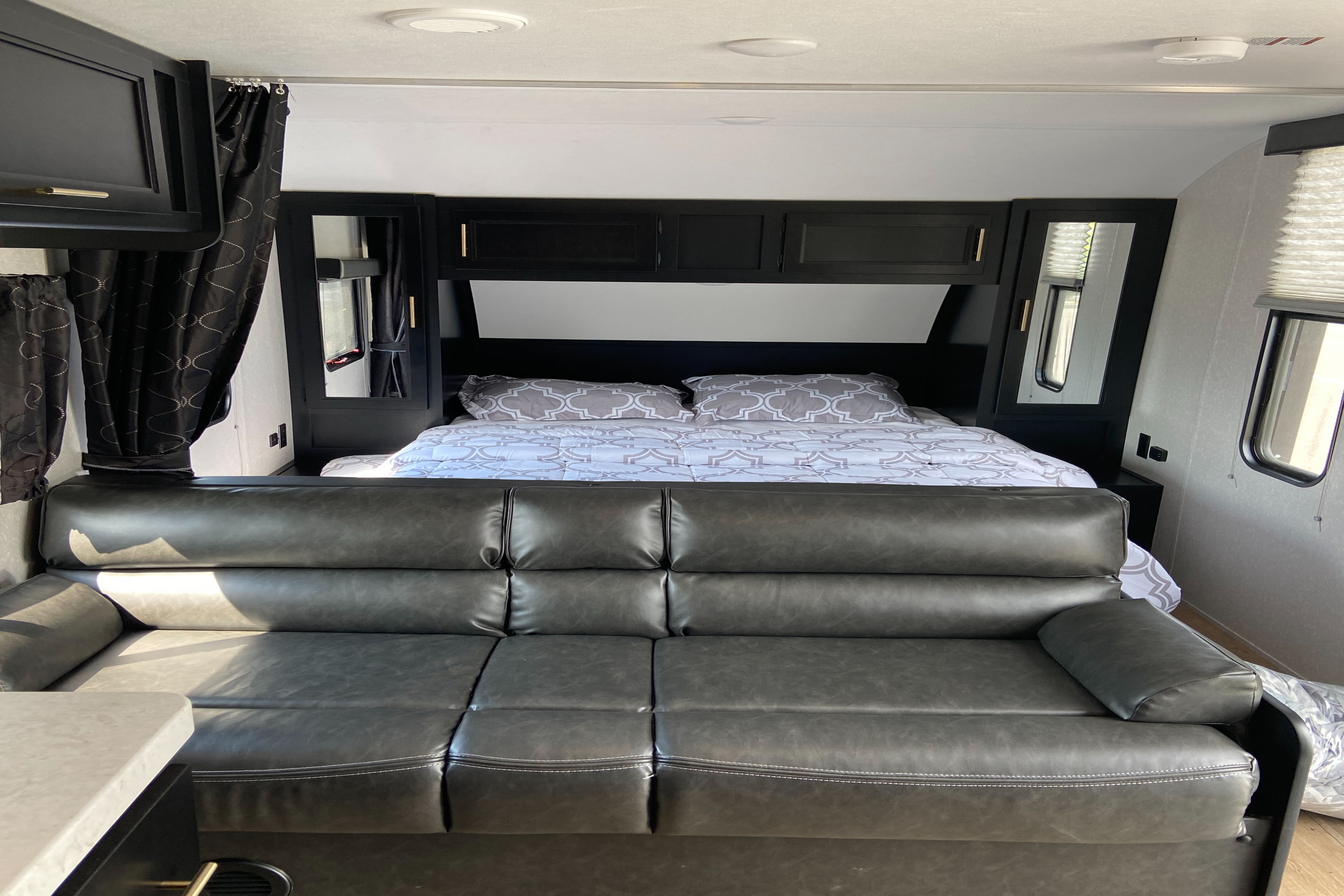 Karish 26 ft grey wolf trailer