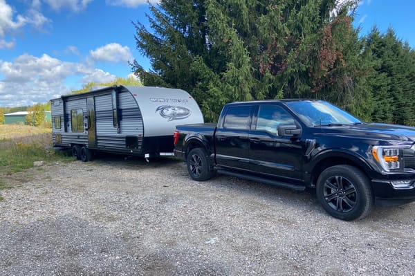 Karish 26 ft grey wolf trailer