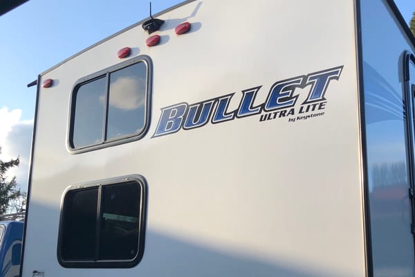 Rubie's Keystone Bullet 277BHS Travel Trailer