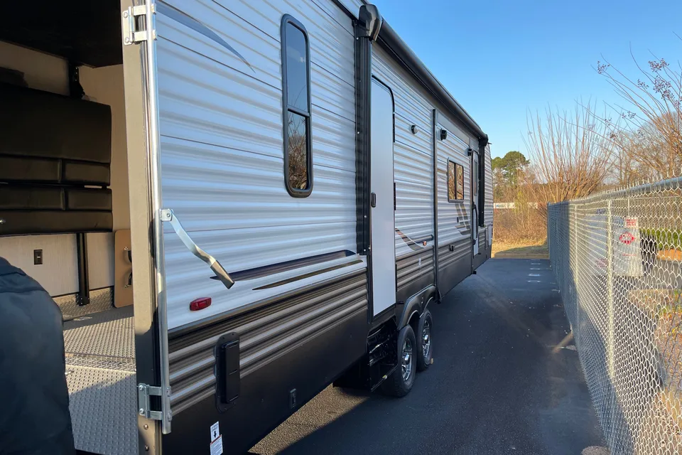 Reginald's Palomino 33thds Toy Hauler