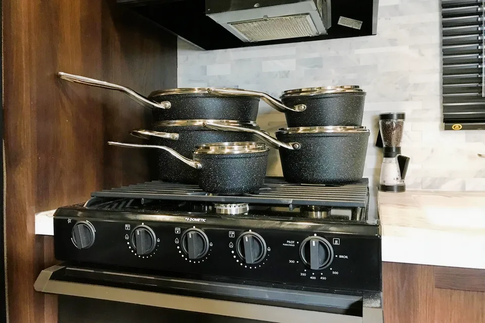 ouRVrentals1 (great couple/small family unit)