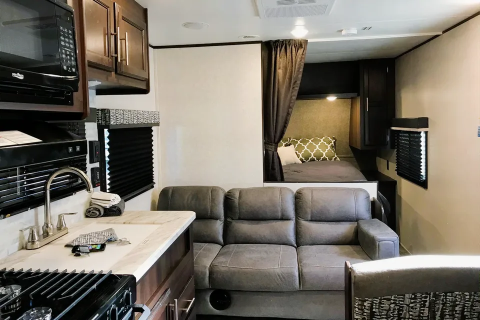 ouRVrentals1 (great couple/small family unit)