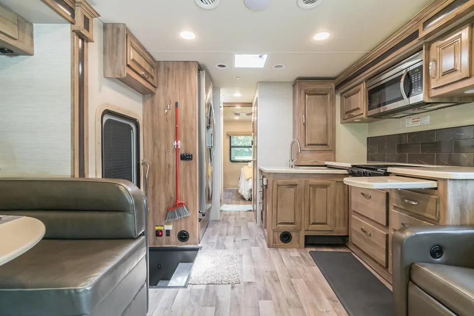PENNIE - 2019 Jayco Precept 31 UL 