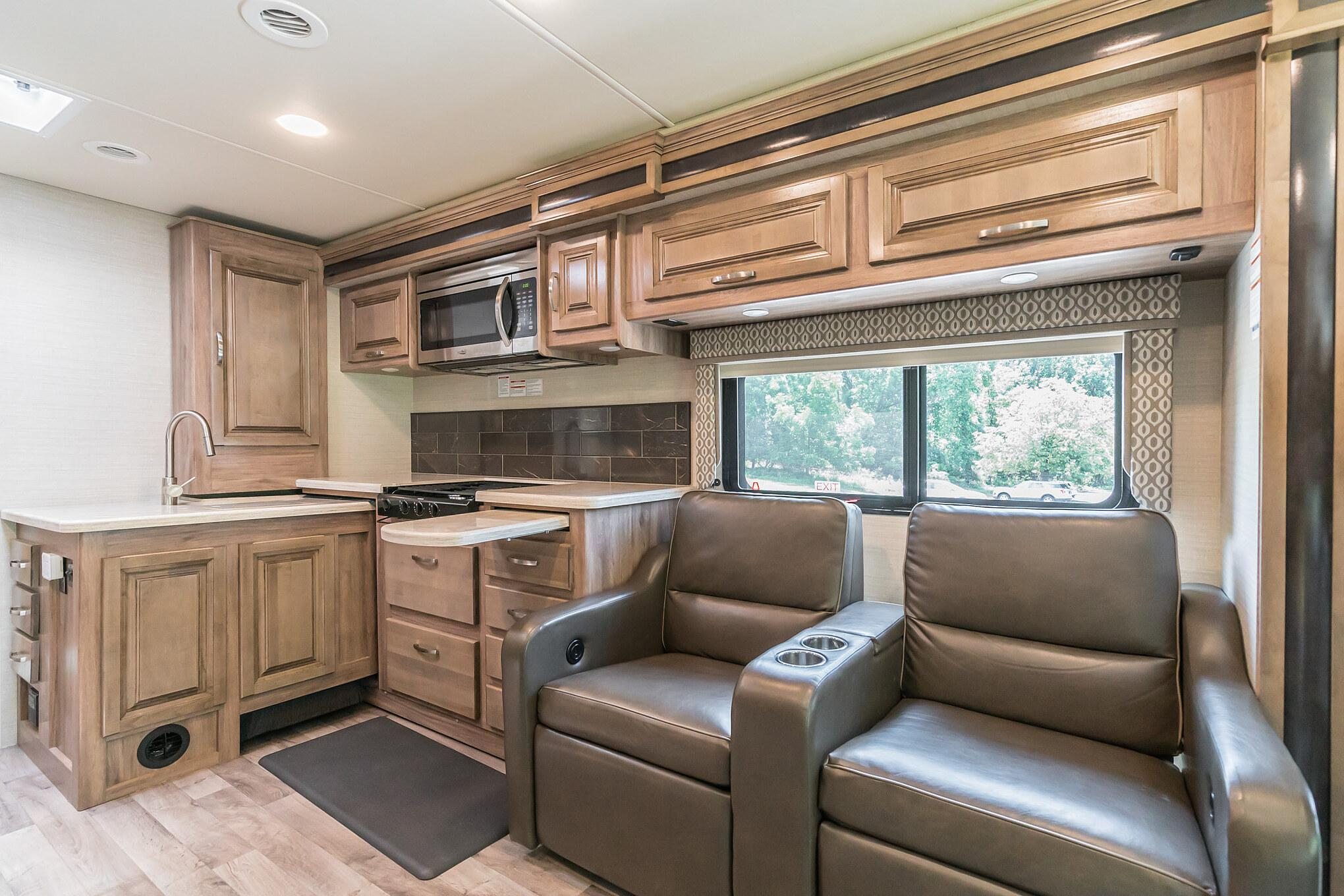 PENNIE - 2019 Jayco Precept 31 UL 