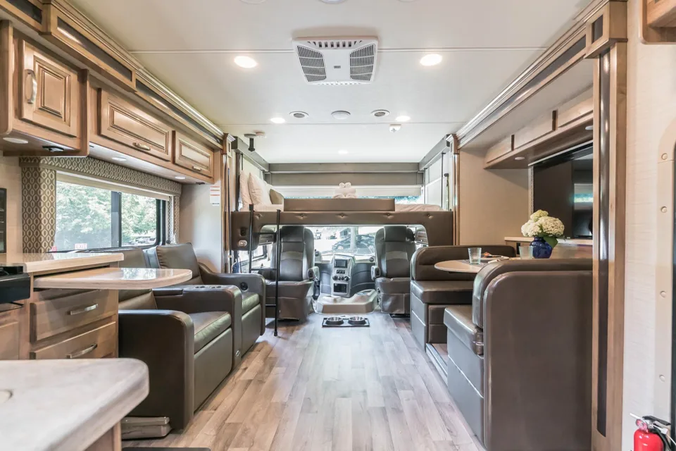 PENNIE - 2019 Jayco Precept 31 UL 
