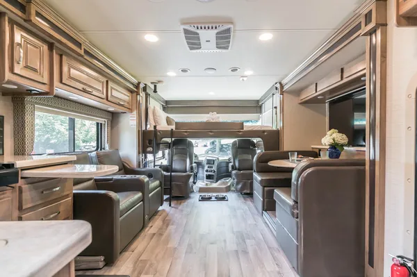 PENNIE - 2019 Jayco Precept 31 UL