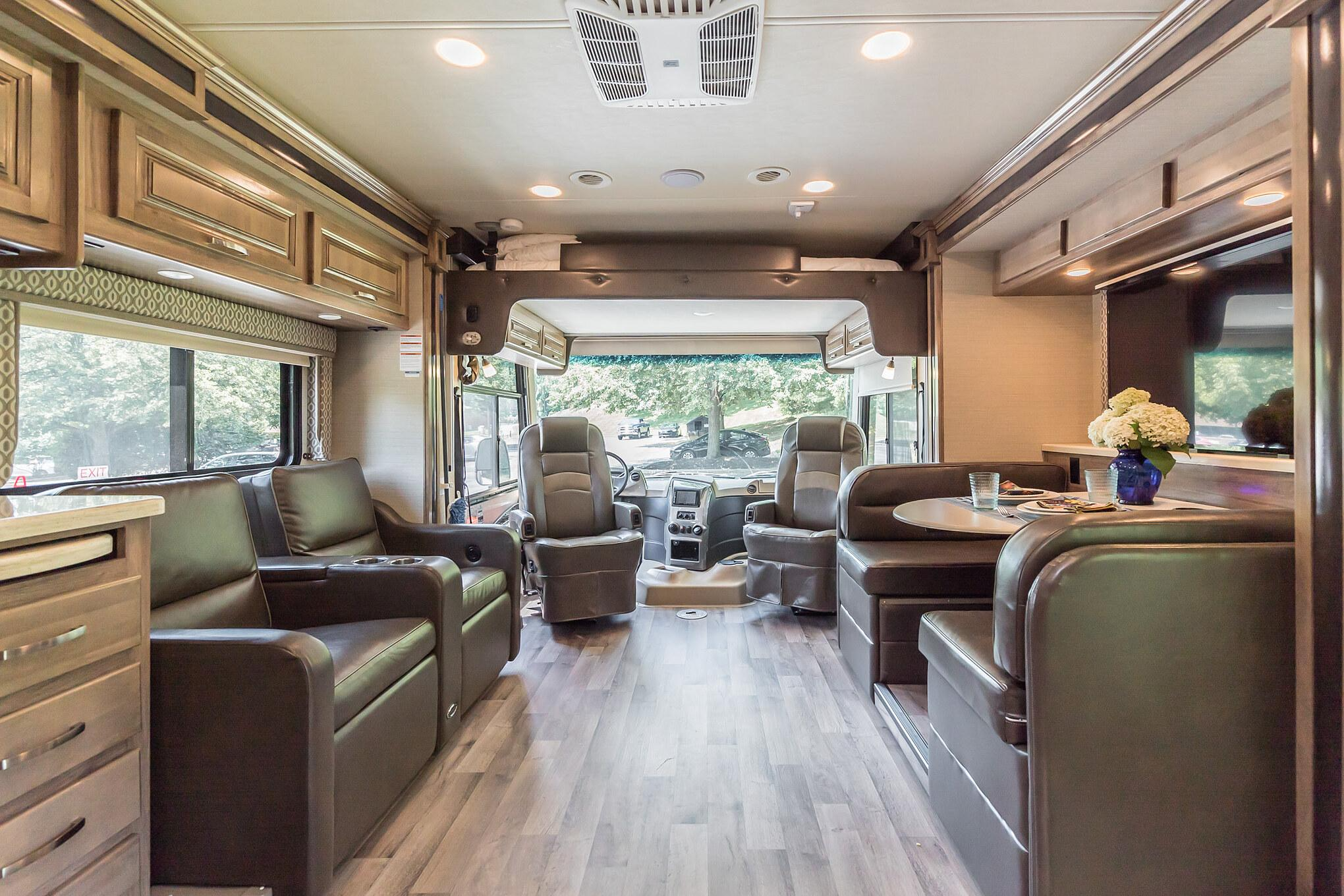 PENNIE - 2019 Jayco Precept 31 UL 