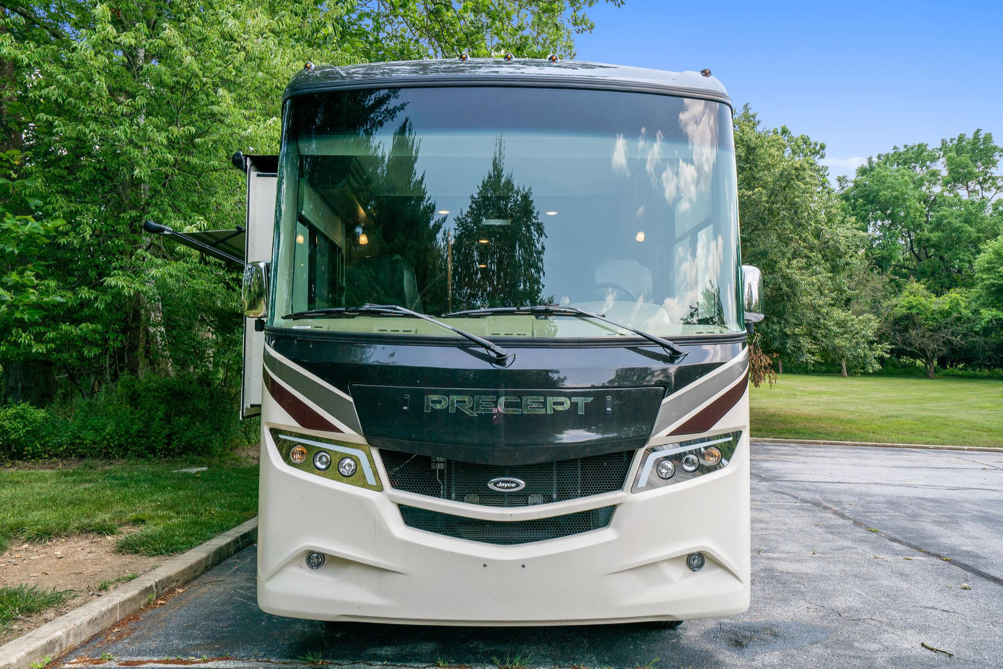 PENNIE - 2019 Jayco Precept 31 UL 