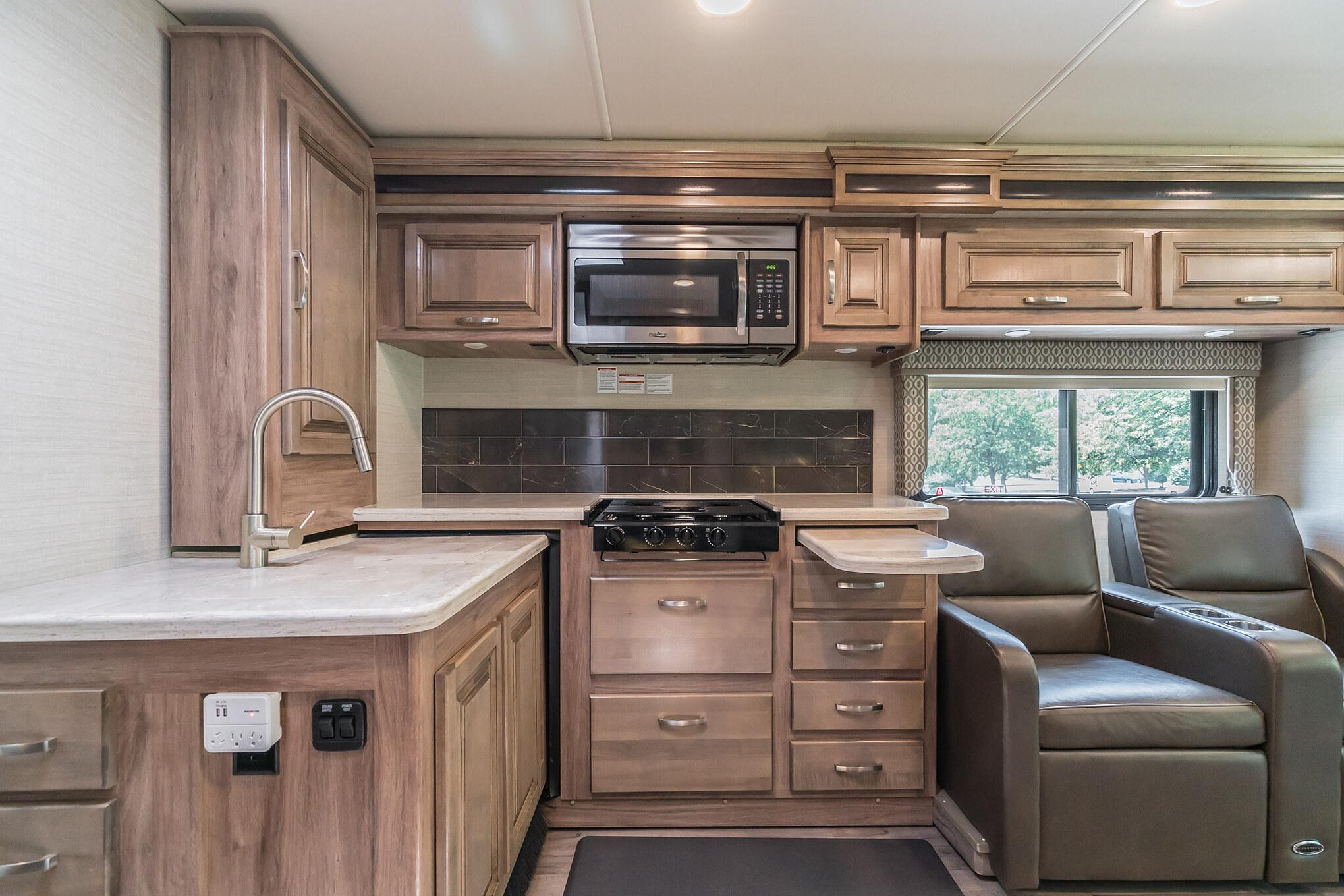 PENNIE - 2019 Jayco Precept 31 UL 