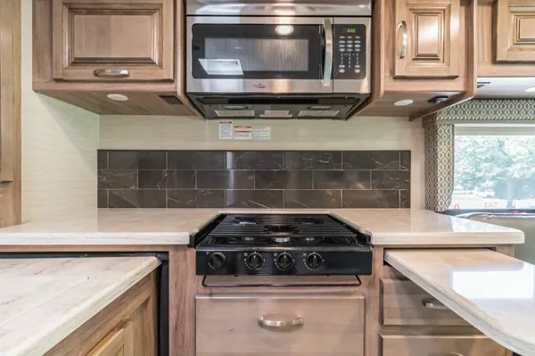 PENNIE - 2019 Jayco Precept 31 UL