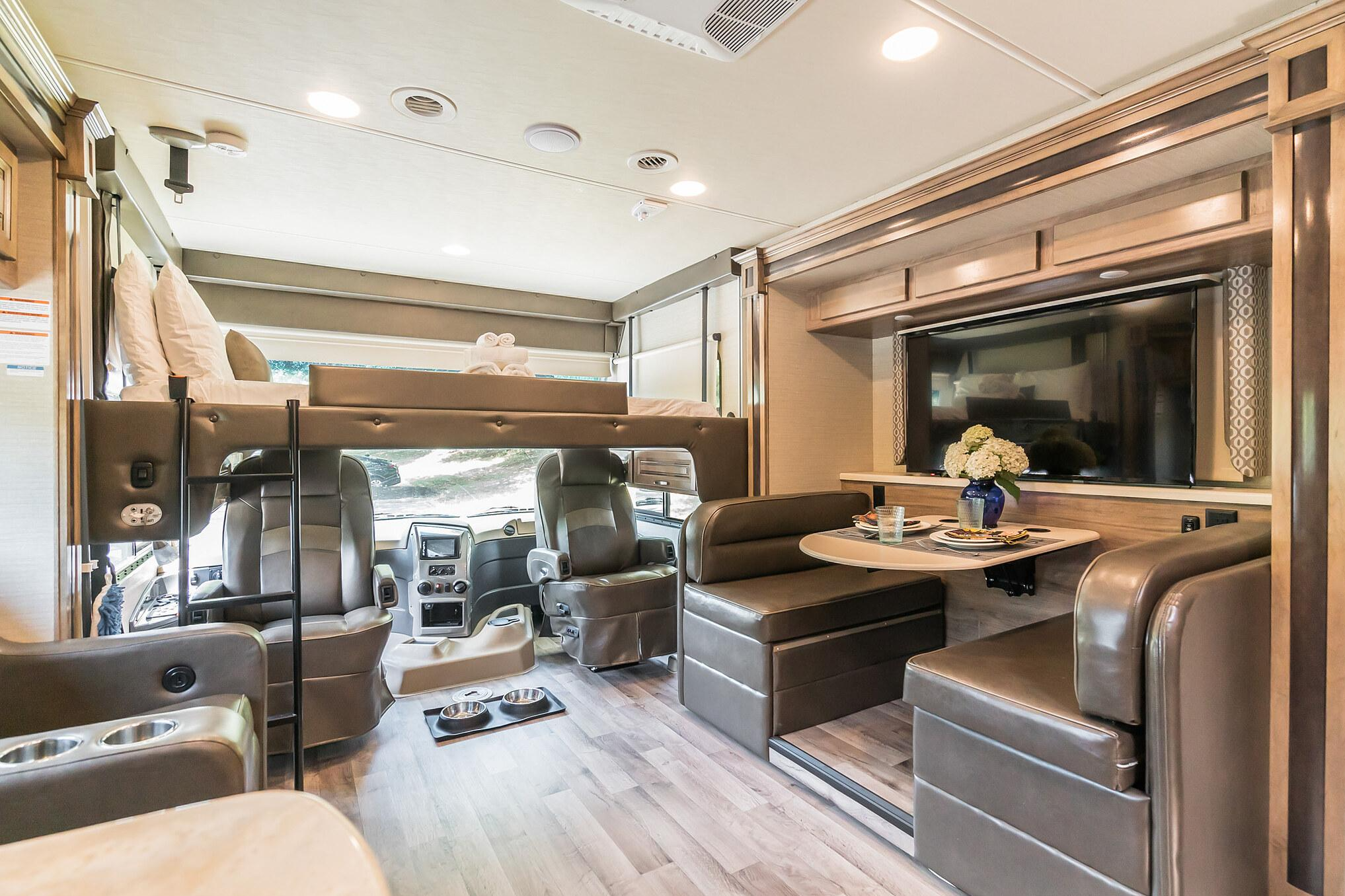 PENNIE - 2019 Jayco Precept 31 UL 