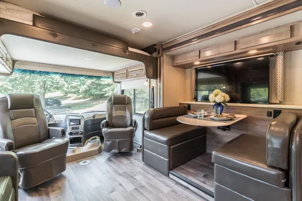PENNIE - 2019 Jayco Precept 31 UL