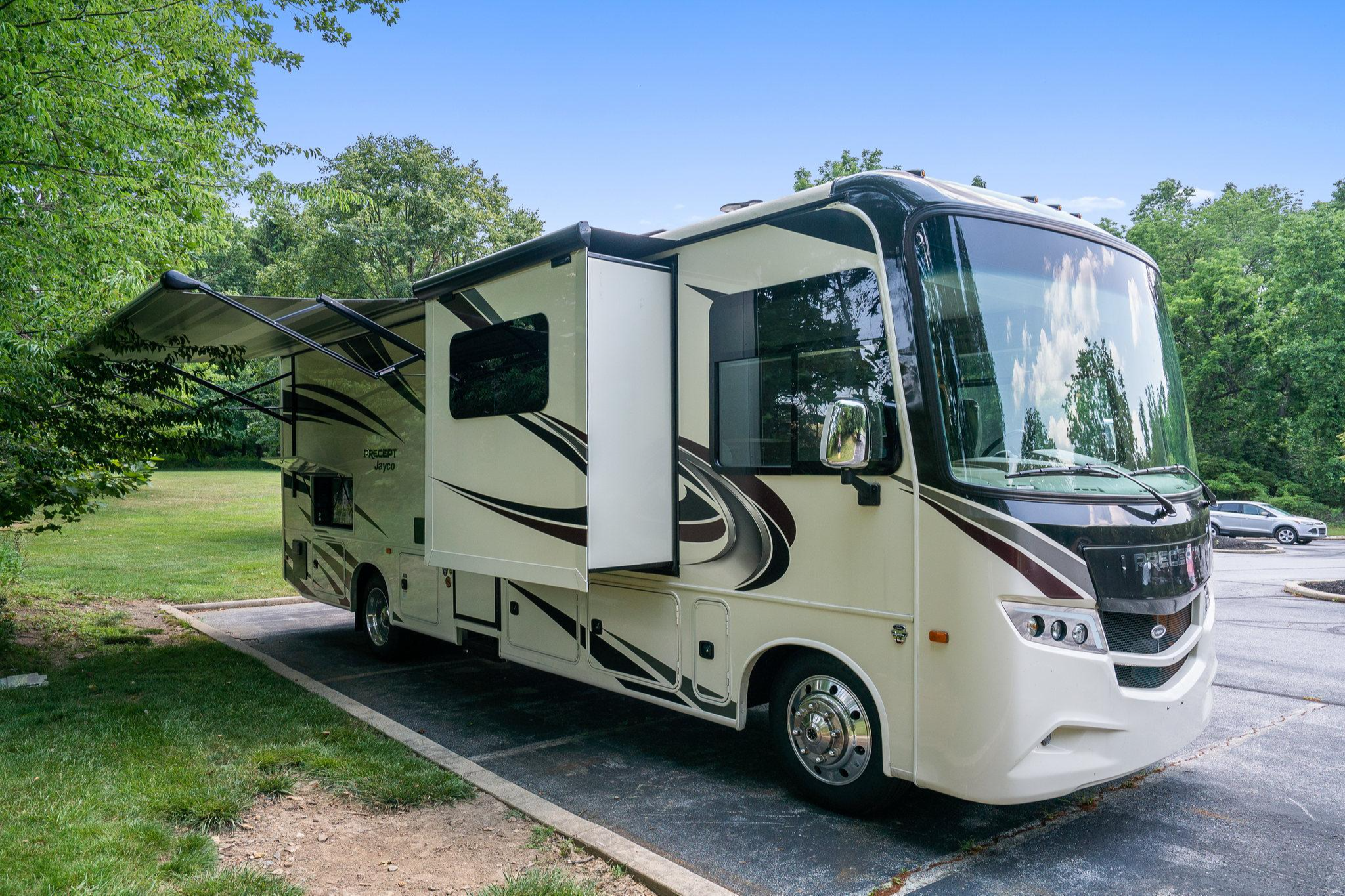 PENNIE - 2019 Jayco Precept 31 UL 
