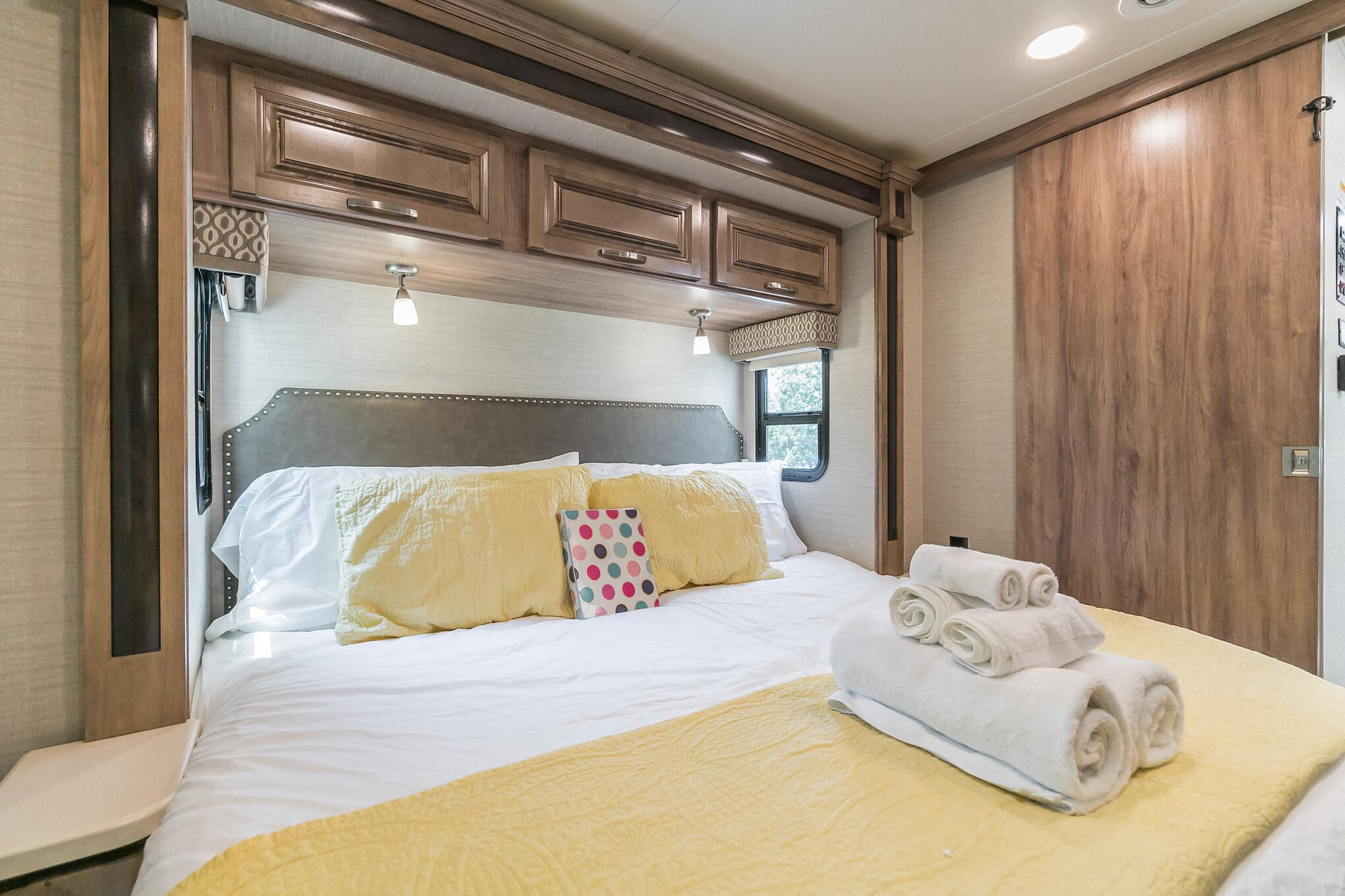 PENNIE - 2019 Jayco Precept 31 UL 