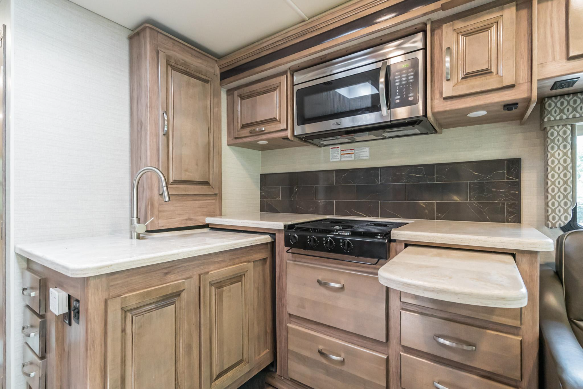 PENNIE - 2019 Jayco Precept 31 UL 