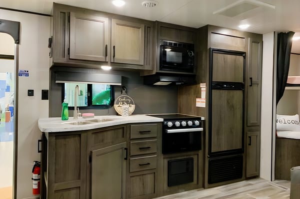 Talitha's as new 2022 Starcraft Autumn Ridge 26BHS Travel Trailer