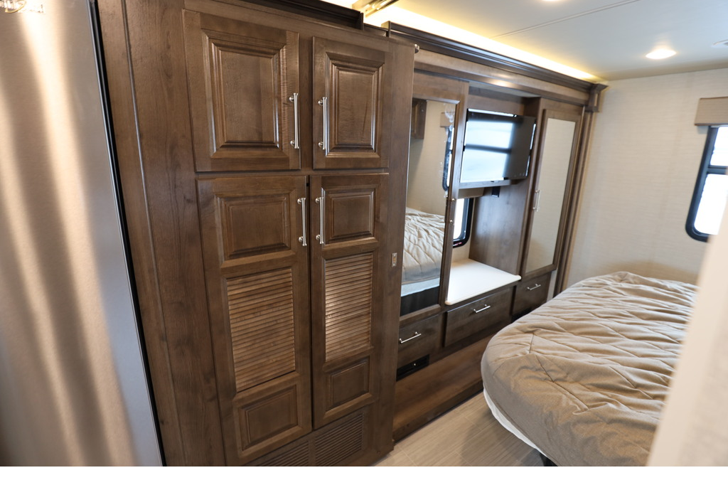 Family & Fun Entegra Coach Vision XL 34G Class A
