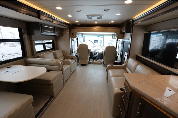 Family & Fun Entegra Coach Vision XL 34G Class A