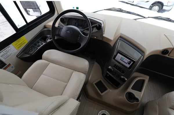 Family & Fun Entegra Coach Vision XL 34G Class A