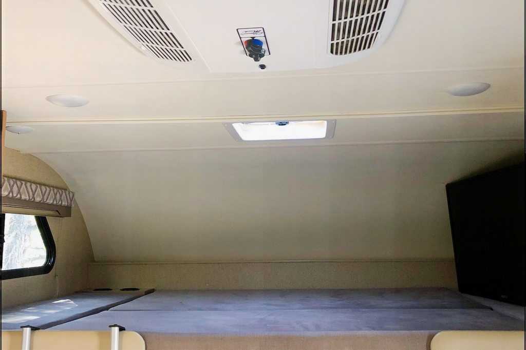 2019 Class C Motorhome with Solar Panels