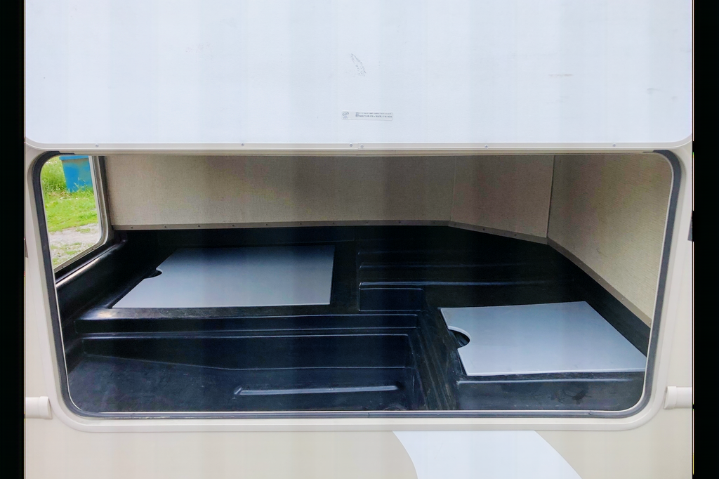 2019 Class C Motorhome with Solar Panels