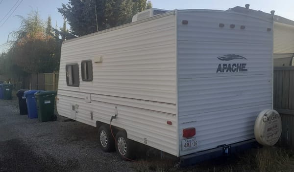 Andrew's Apache 21 Dual Axel Travel Trailer