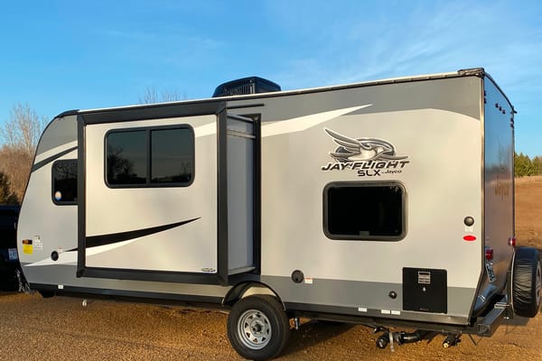 Lucky 2021 Jayco 2021 Jayco Jay Flight SLX 184BH Travel Trailer