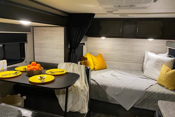 Lucky 2021 Jayco 2021 Jayco Jay Flight SLX 184BH Travel Trailer