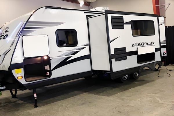 2022 Jayco Jay Feather 24BH