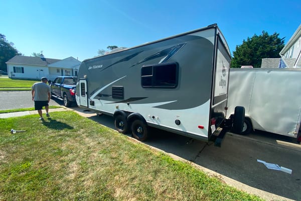 Light weight Jayco Jay feather Travel Trailer