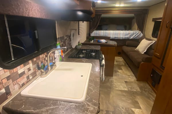 Light weight Jayco Jay feather Travel Trailer