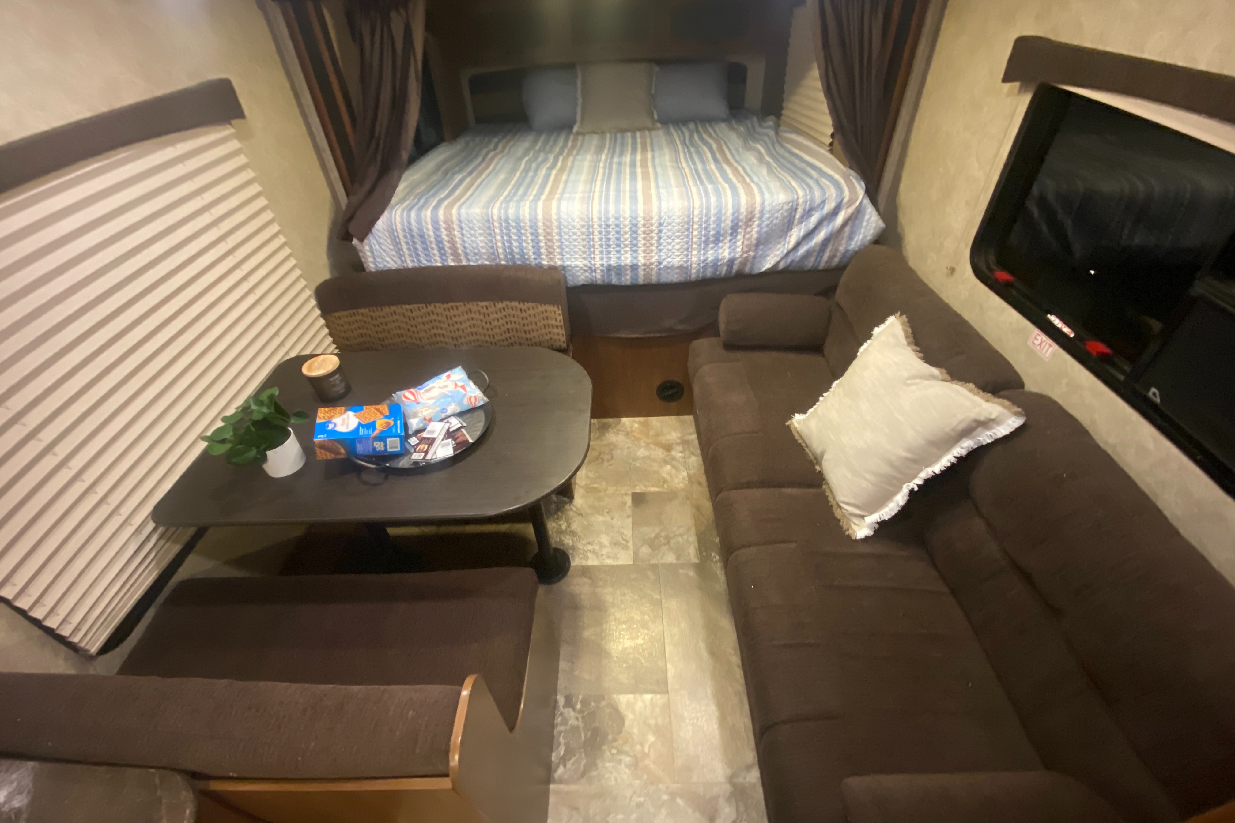 Light weight Jayco Jay feather Travel Trailer