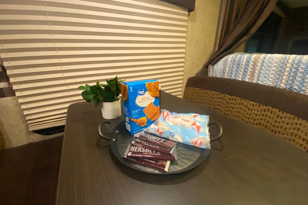 Light weight Jayco Jay feather Travel Trailer