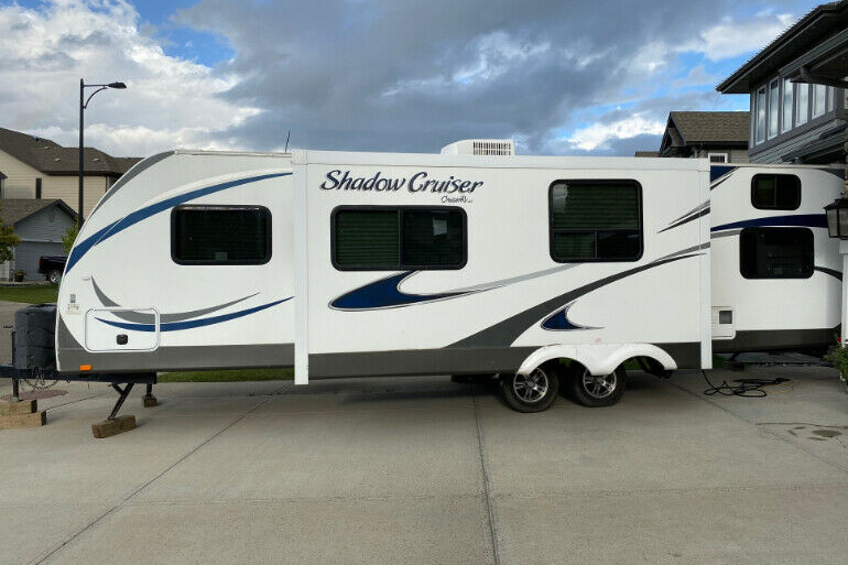 The Glamping Palace Bunkhouse - Edmonton or Ross Haven Pickup