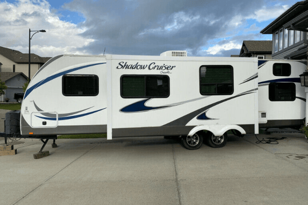 The Glamping Palace Bunkhouse - Edmonton or Ross Haven Pickup