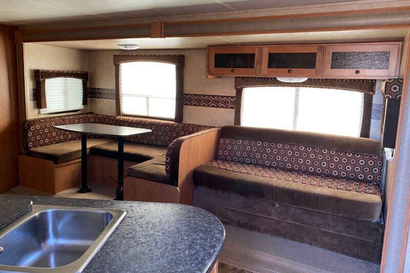 The Glamping Palace Bunkhouse - Edmonton or Ross Haven Pickup