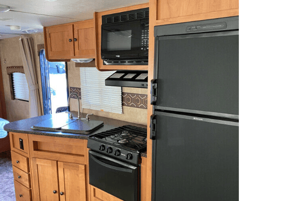 The Glamping Palace Bunkhouse - Edmonton or Ross Haven Pickup