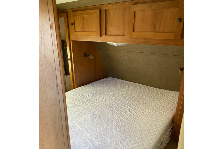The Glamping Palace Bunkhouse - Edmonton or Ross Haven Pickup