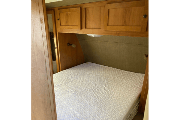 The Glamping Palace Bunkhouse - Edmonton or Ross Haven Pickup