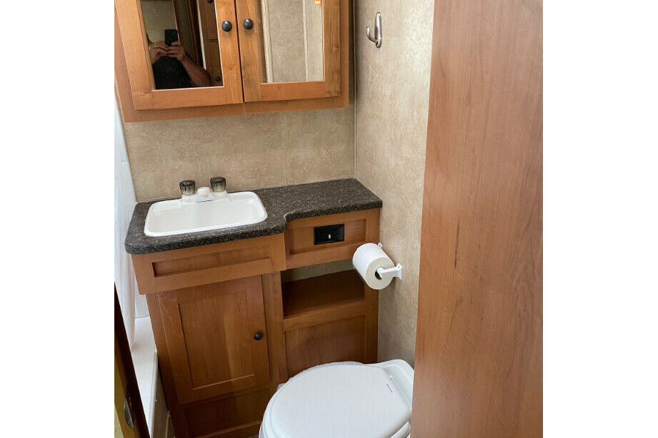 The Glamping Palace Bunkhouse - Edmonton or Ross Haven Pickup