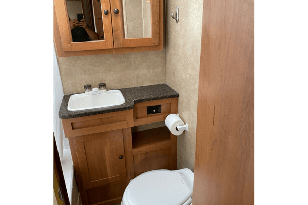 The Glamping Palace Bunkhouse - Edmonton or Ross Haven Pickup