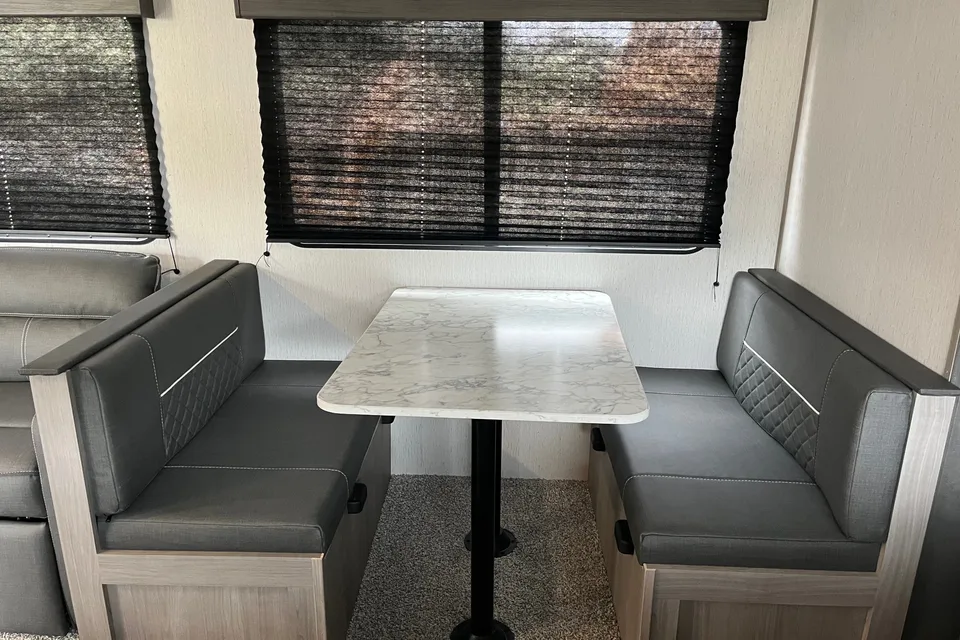 Roxana's excellent RV for travel 