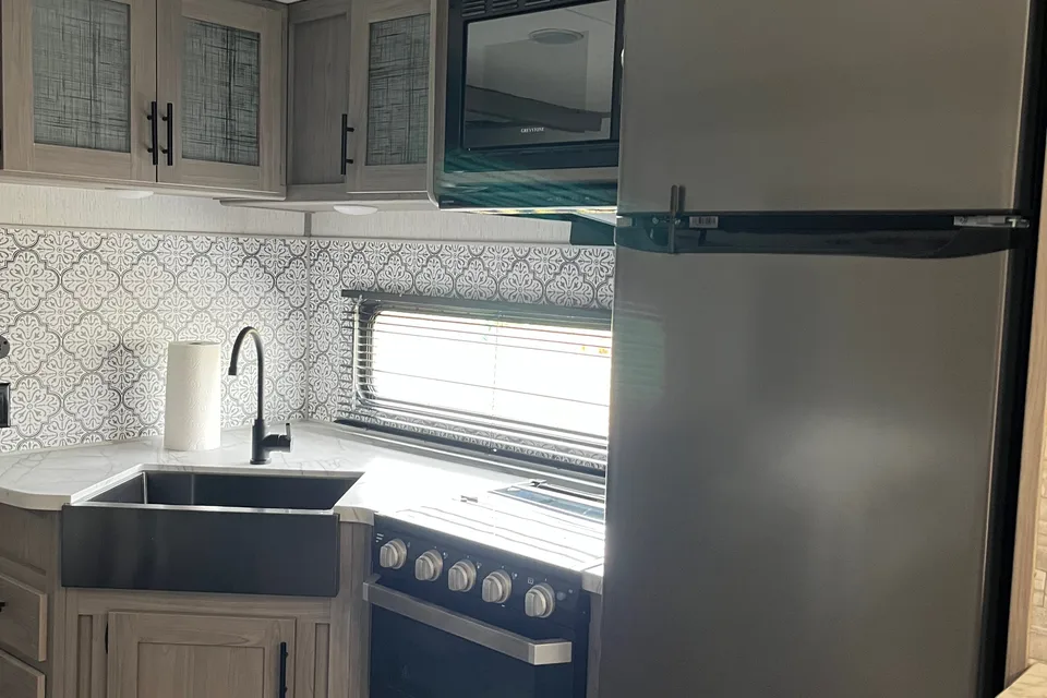 Roxana's excellent RV for travel 