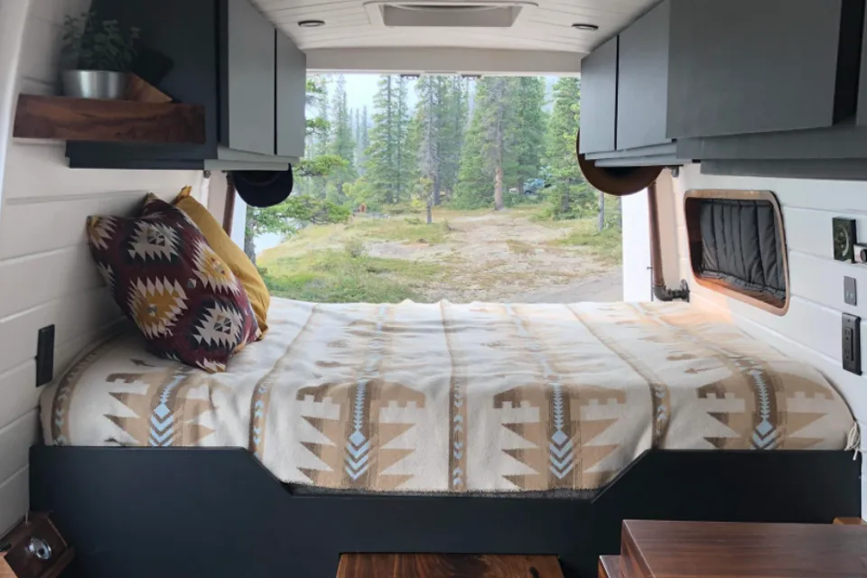 Freeda - Mercedes-Benz Sprinter 144wb Campervan
