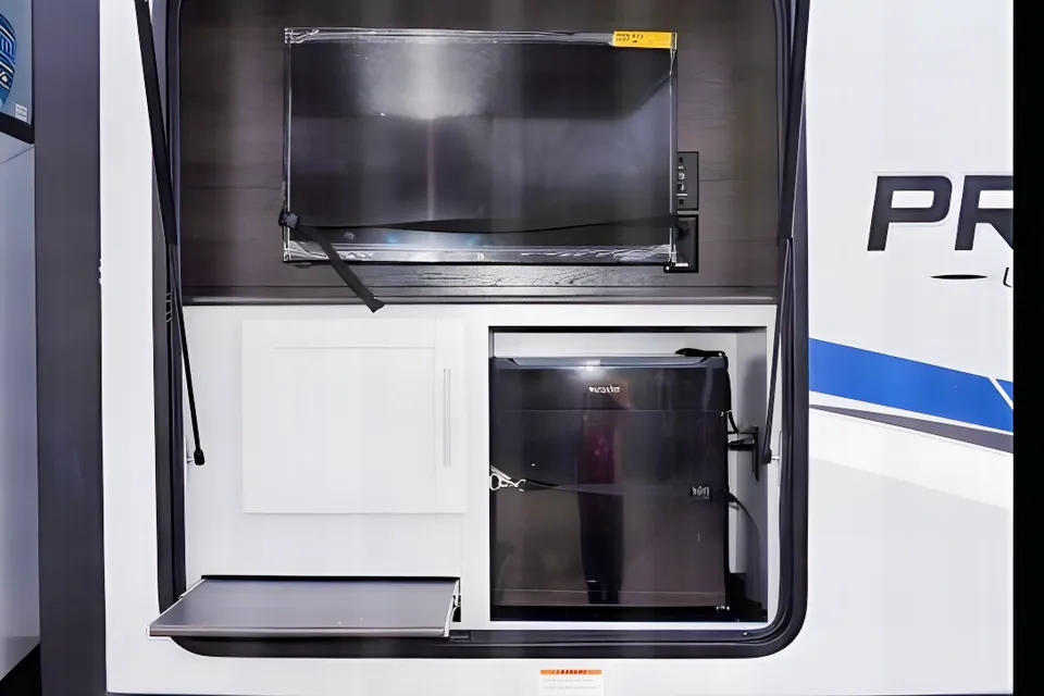Spacious & Stylish Travel Trailer