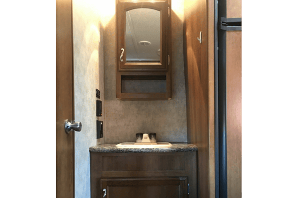 Charles's Prime Time Avenger Travel Trailer