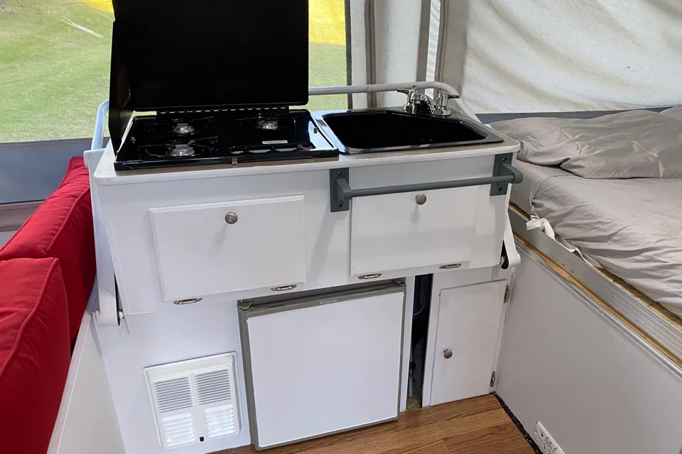 10ft Fleetwood Santa Fe-4089 Tent Trailer