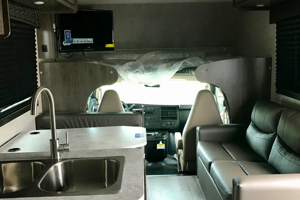 ERIC's 2022 Jayco Redhawk 27N SE Class C