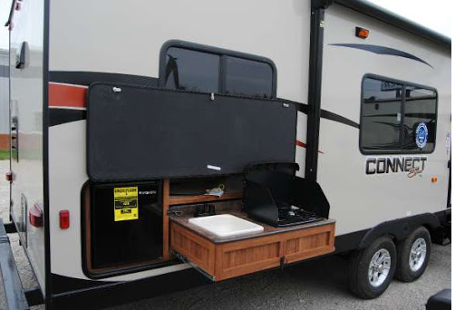Tracy's cozi Connect Travel Trailer