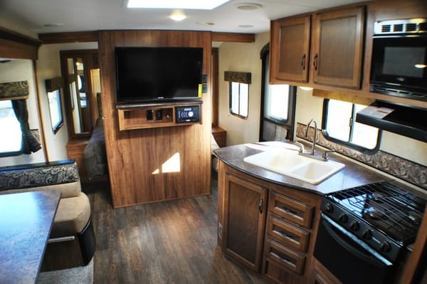 Tracy's cozi Connect Travel Trailer